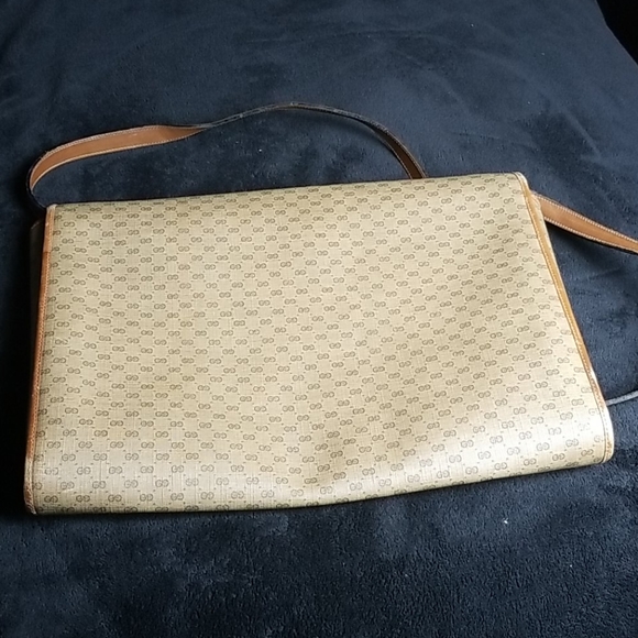 COPY - Vintage Gucci Briefcase - Picture 12 of 16